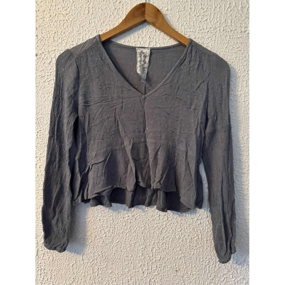 Sadie & Sage Gray Lace-Trim V-Neck Peplum Crop Top